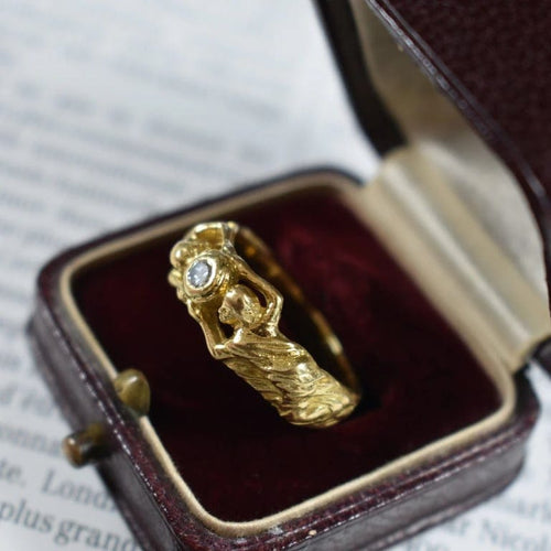 Bague 60 Bague Art nouveau décor de femmes en or jaune 18 carats et diamant 58 Facettes 233