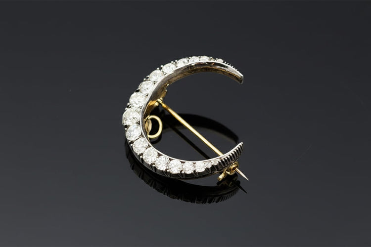 Broche Broche « Tranche de lune » en or, argent et diamants 58 Facettes