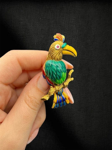 Broche Broche perroquet précieux en or jaune et émail 58 Facettes