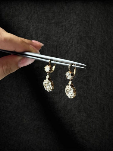 Boucles d'oreilles Touch of Light - Boucles d'oreilles en or jaune serties de diamants 58 Facettes