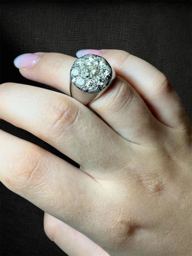 Bague 58 Le Seigneur de la Lumière - Bague en or blanc pavée de diamants 58 Facettes