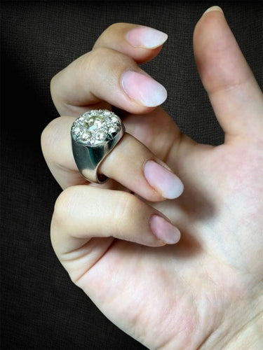 Bague 58 Le Seigneur de la Lumière - Bague en or blanc pavée de diamants 58 Facettes