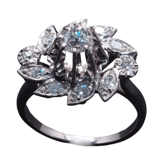 Bague 57 Bague marguerite en or blanc 18 carats et diamants 58 Facettes 3907
