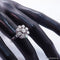 Bague 50 Bague marguerite en or blanc 18 carats et diamants 58 Facettes 4196