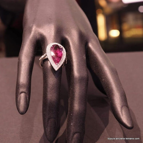 Bague 54.5 Bague en or blanc 18 carats avec tourmaline poire et diamants 58 Facettes 4806
