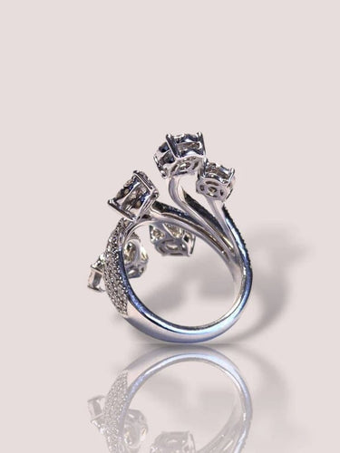 Bague 55 Bague vintage en or blanc 18 carats avec 132 diamants 58 Facettes 111203