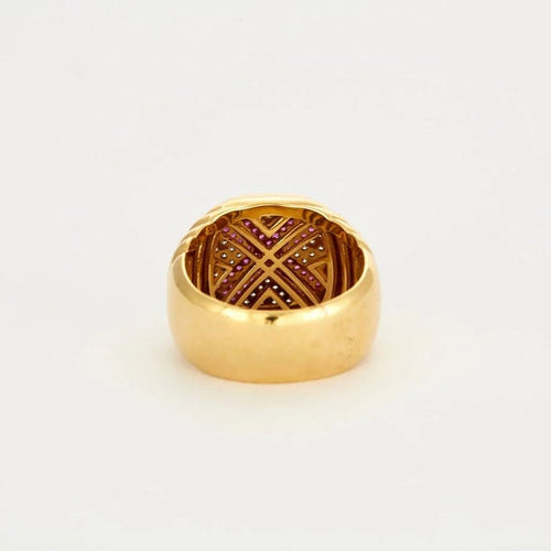 Bague 56 Bague chevalière coussin en or jaune 750 sertie de diamants et rubis 58 Facettes 32500148