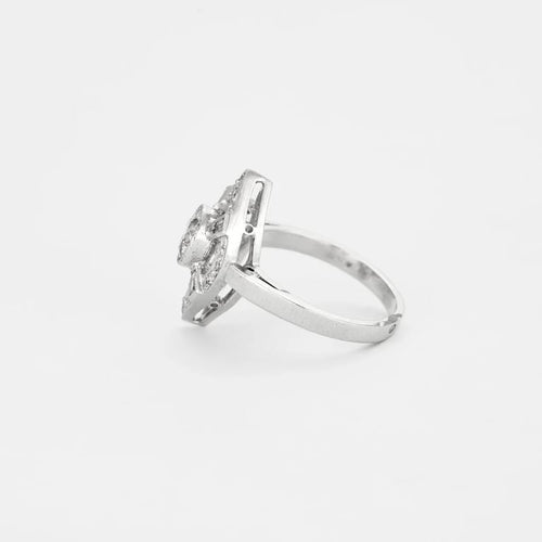 Bague 54 Bague losangique ajourée en or gris 750 sertie de diamants 58 Facettes 31300537