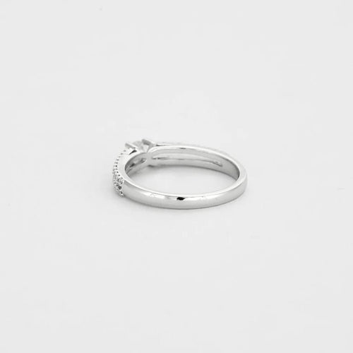 Bague 54.5 Bague solitaire en or gris 750 sertie de diamants taille brillant 58 Facettes 31300501