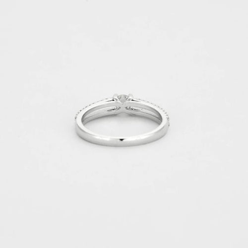 Bague 54.5 Bague solitaire en or gris 750 sertie de diamants taille brillant 58 Facettes 31300501