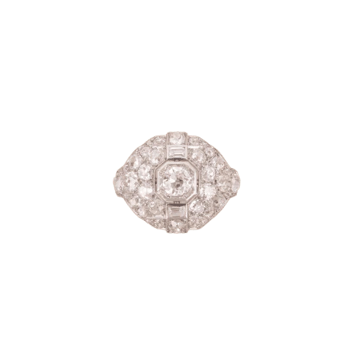 Bague 52 Bague Art déco - Motif écusson stylisé en platine et diamants 58 Facettes