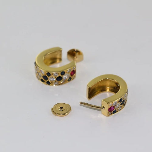 Boucles d'oreilles Créoles pavées de diamants, rubis et saphirs en or jaune 18 carats 58 Facettes