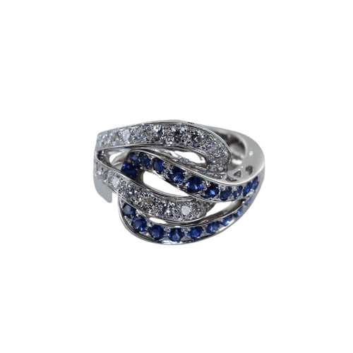 Bague 53 Bague entrelacée en or gris, saphirs et diamants 58 Facettes