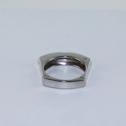 Bague 52 Bague jarretière pavée de diamants en or gris 18 carats 58 Facettes