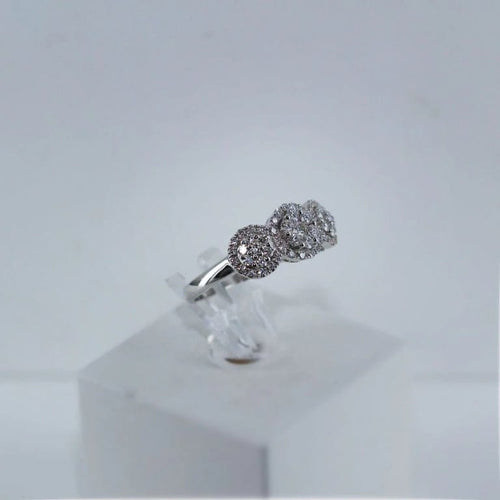 Bague 52 Bague trilogie en or blanc 18 carats et diamants 58 Facettes