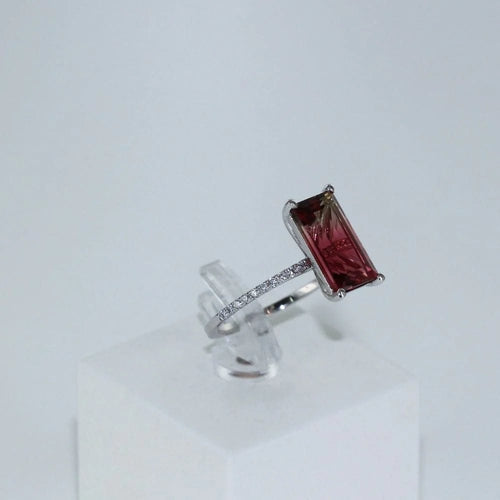 Bague 53 Bague fine en or gris avec tourmaline et diamants 58 Facettes