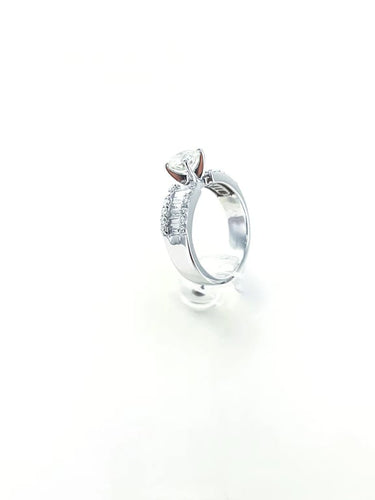 Bague 55 Solitaire - Bague en or gris 14 carats et diamants 58 Facettes