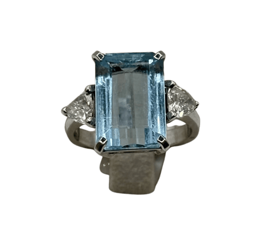 Bague 52 Bague en or blanc avec aigue-marine et diamants 58 Facettes
