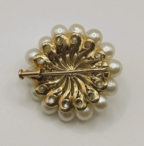 Broche Broche en or jaune, perles de culture et diamants 58 Facettes
