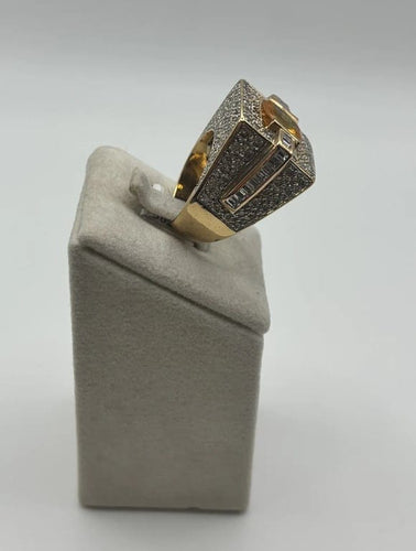 Bague 49 Bague chevalière en or jaune 18 carats, saphir jaune et diamants 58 Facettes