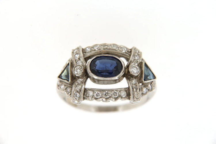 Bague 52 Bague Art déco en platine, saphirs et diamants 58 Facettes 6020n