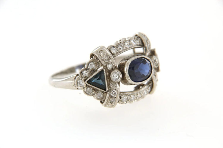 Bague 52 Bague Art déco en platine, saphirs et diamants 58 Facettes 6020n