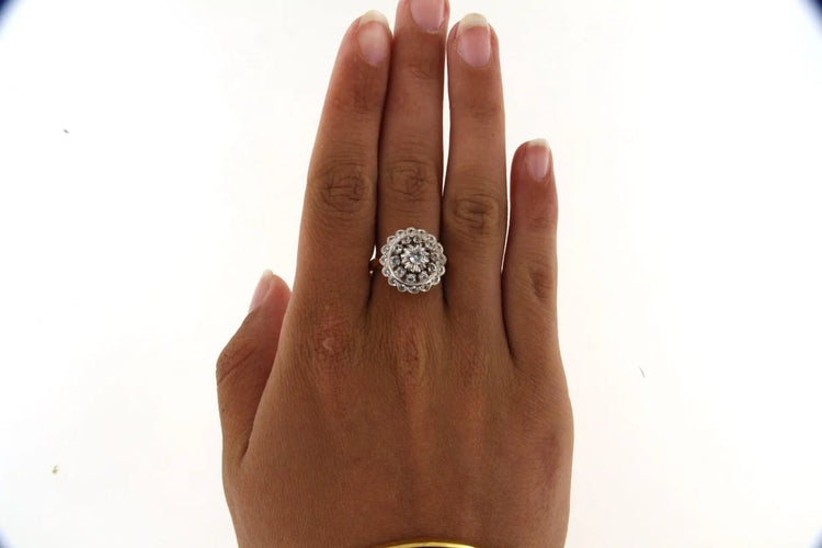 Bague 57 Bague marguerite ancienne en or gris 18 carats et saphirs blancs 58 Facettes 6303k