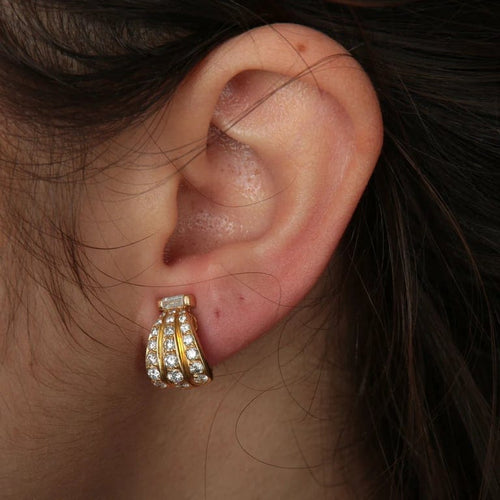 Boucles d'oreilles Boucles d’oreilles demi-jonc en or jaune 18K et diamants 58 Facettes
