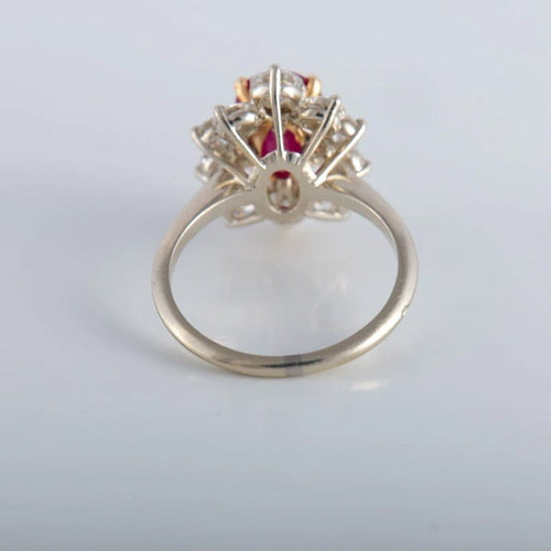 Bague 53 Bague en or blanc 18K avec rubis et diamants 58 Facettes