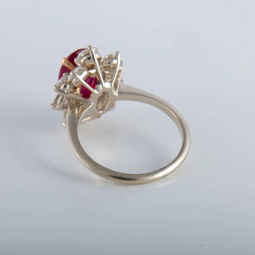 Bague 53 Bague en or blanc 18K avec rubis et diamants 58 Facettes