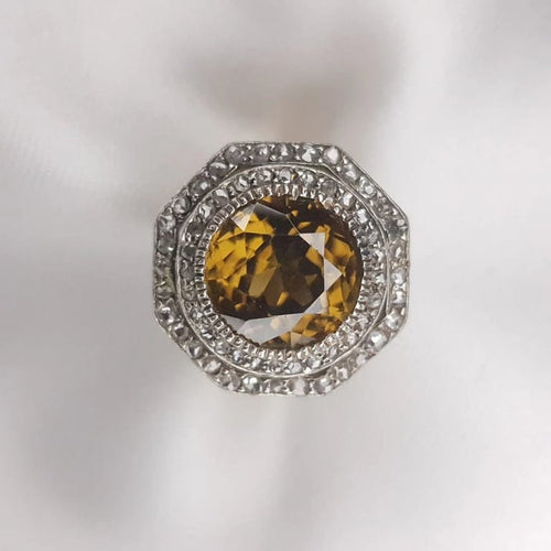 Bague 52 Bague en or jaune 750 avec topaze et diamants 58 Facettes