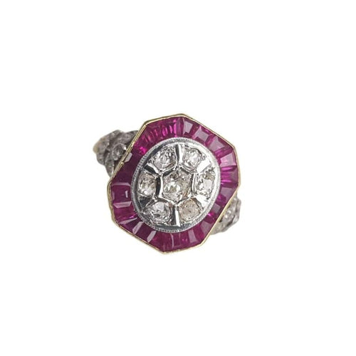 Bague 57 Bague en or jaune 750 et platine, diamants et rubis 58 Facettes