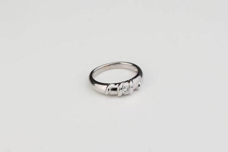 Bague 53 Bague en or blanc 18 carats avec diamant 0,15 ct 58 Facettes