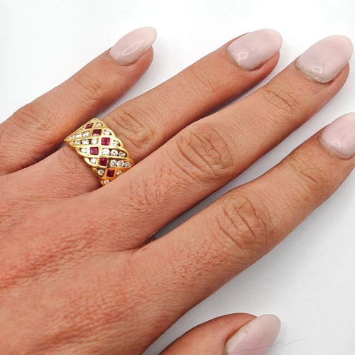 Bague 52 Bague en or jaune 18 carats sertie de diamants et rubis 58 Facettes