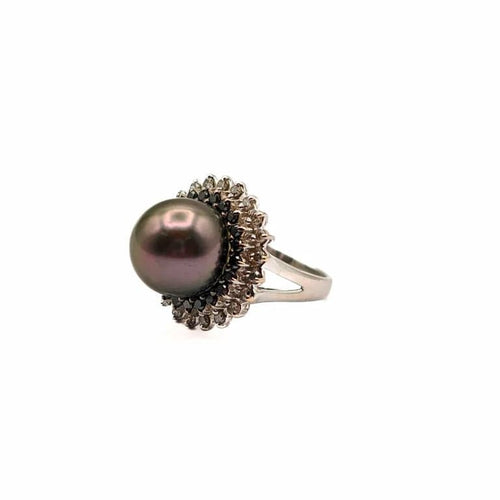 Bague 53.5 Bague en or blanc 18 carats, perle grise et diamants 58 Facettes 21015304