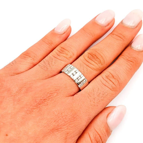 Bague 53 Bague habillée en or blanc 18 carats et diamants 58 Facettes 21017087