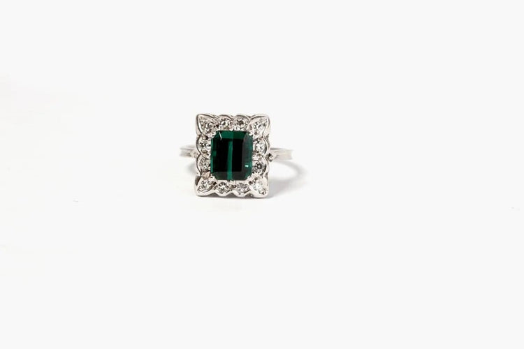 Bague 47 Bague en or blanc 18 carats avec tourmaline et diamants 58 Facettes