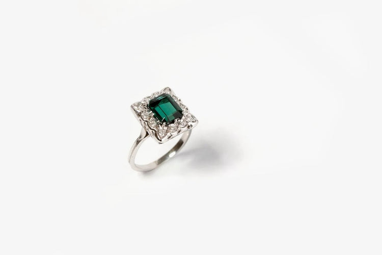 Bague 47 Bague en or blanc 18 carats avec tourmaline et diamants 58 Facettes