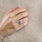 Bague 53 Bague marguerite en or blanc 18K avec saphir de Ceylan 4,09 ct 58 Facettes