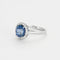 Bague 53 Bague marguerite en or blanc 18K avec saphir de Ceylan 4,09 ct 58 Facettes