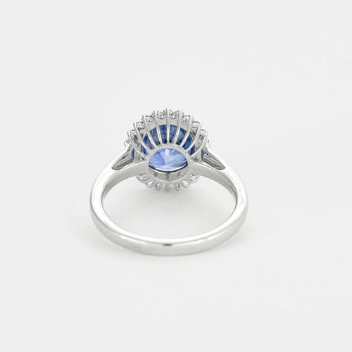 Bague 53 Bague marguerite en or blanc 18K avec saphir de Ceylan 4,09 ct 58 Facettes