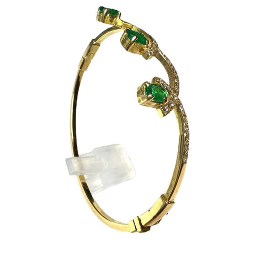 Bracelet Bracelet en or jaune 18K avec émeraudes et diamants 58 Facettes