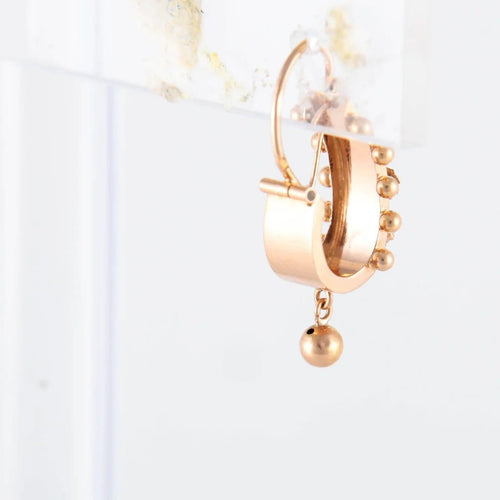 Boucles d'oreilles Boucles d’oreilles pendantes « briquet » XIXe en or jaune 18 carats et demi-perles 58 Facettes
