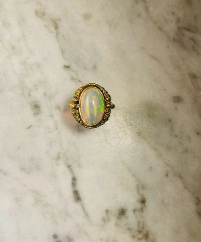 Bague 53.5 Bague Art nouveau ancienne en or jaune 18 carats avec opale 58 Facettes