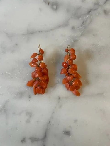 Boucles d'oreilles Boucles d'oreilles pendantes en or jaune 18 carats et corail 58 Facettes