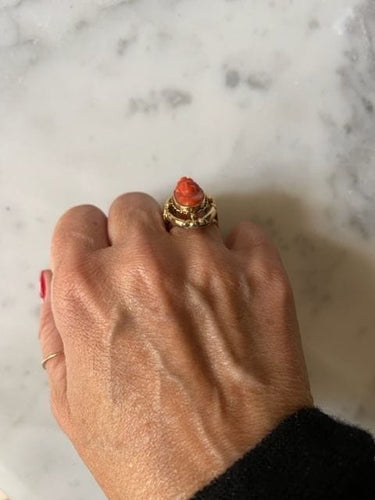 Bague 50 Bague camée corail en or jaune 18 carats 58 Facettes