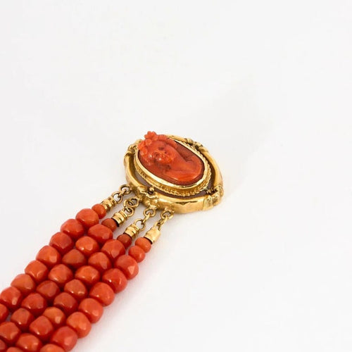 Bracelet Bracelet manchette Napoléon III en or jaune 18 carats et corail 58 Facettes