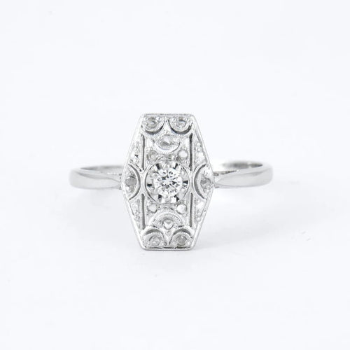 Bague 60.5 Bague Art déco tonneau en or gris 18 carats et platine, diamants 58 Facettes