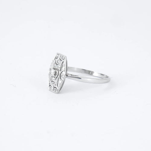Bague 60.5 Bague Art déco tonneau en or gris 18 carats et platine, diamants 58 Facettes