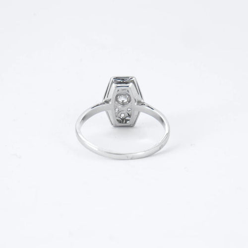 Bague 60.5 Bague Art déco tonneau en or gris 18 carats et platine, diamants 58 Facettes